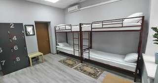 Хостел Берег Москва Кровать в 10-местном мужском номере-2