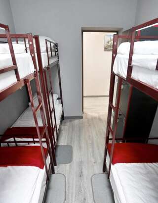 Хостел Берег Москва Кровать в общем 6-местном номере для мужчин и женщин-1
